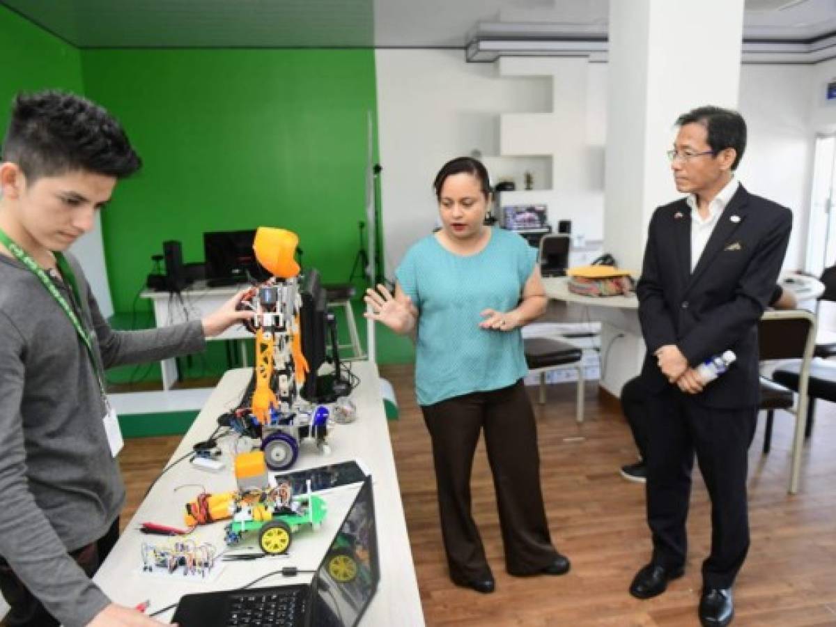 Taiwán entregó donación a Universidad Tecnológica de Honduras (UTH)