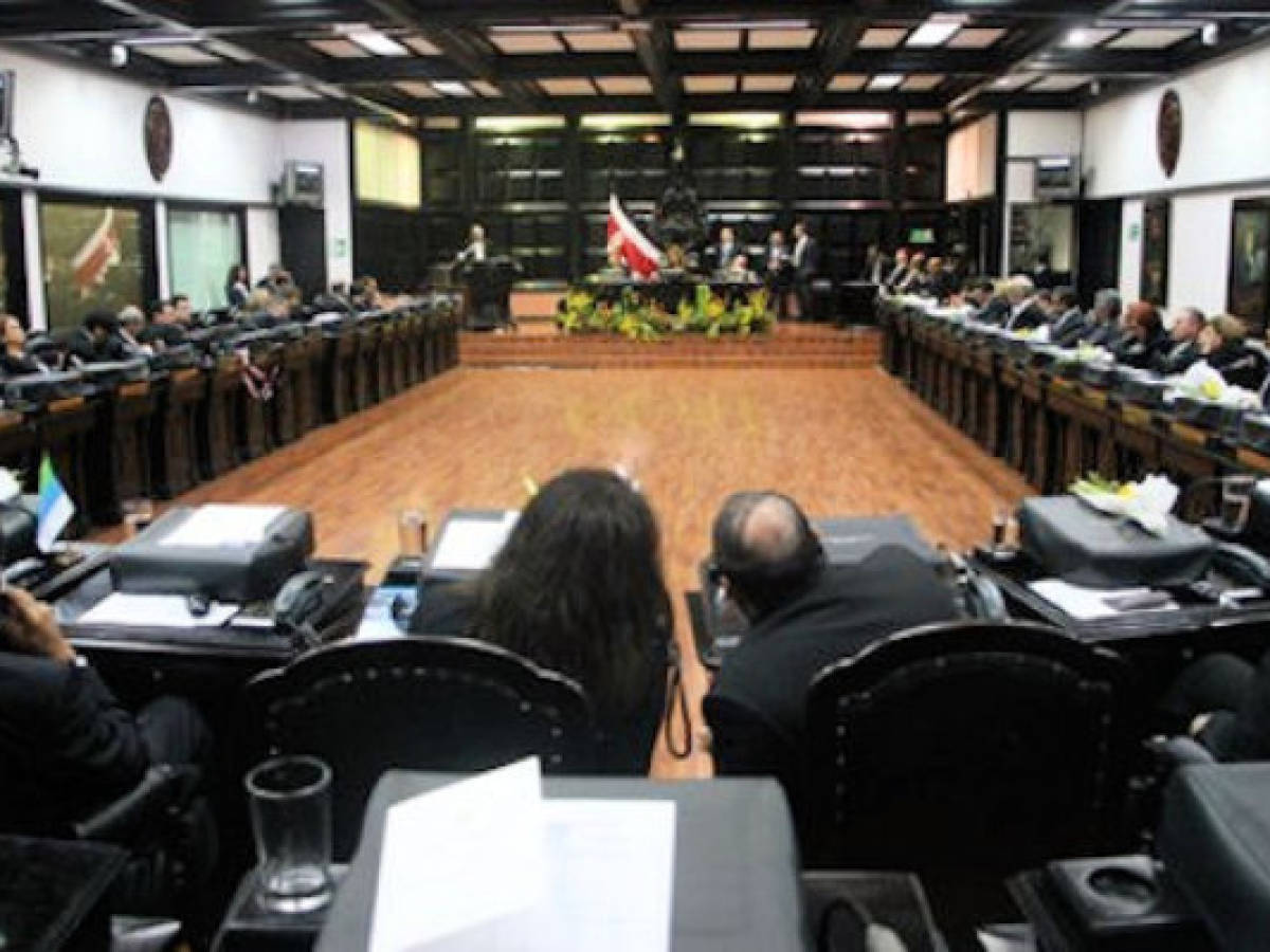 Presionan a diputados ticos por acuerdo de asociación con UE