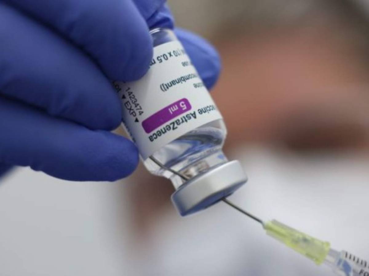 Vínculo entre vacuna de AstraZeneca y coágulos pone en jaque la campaña global de vacunación