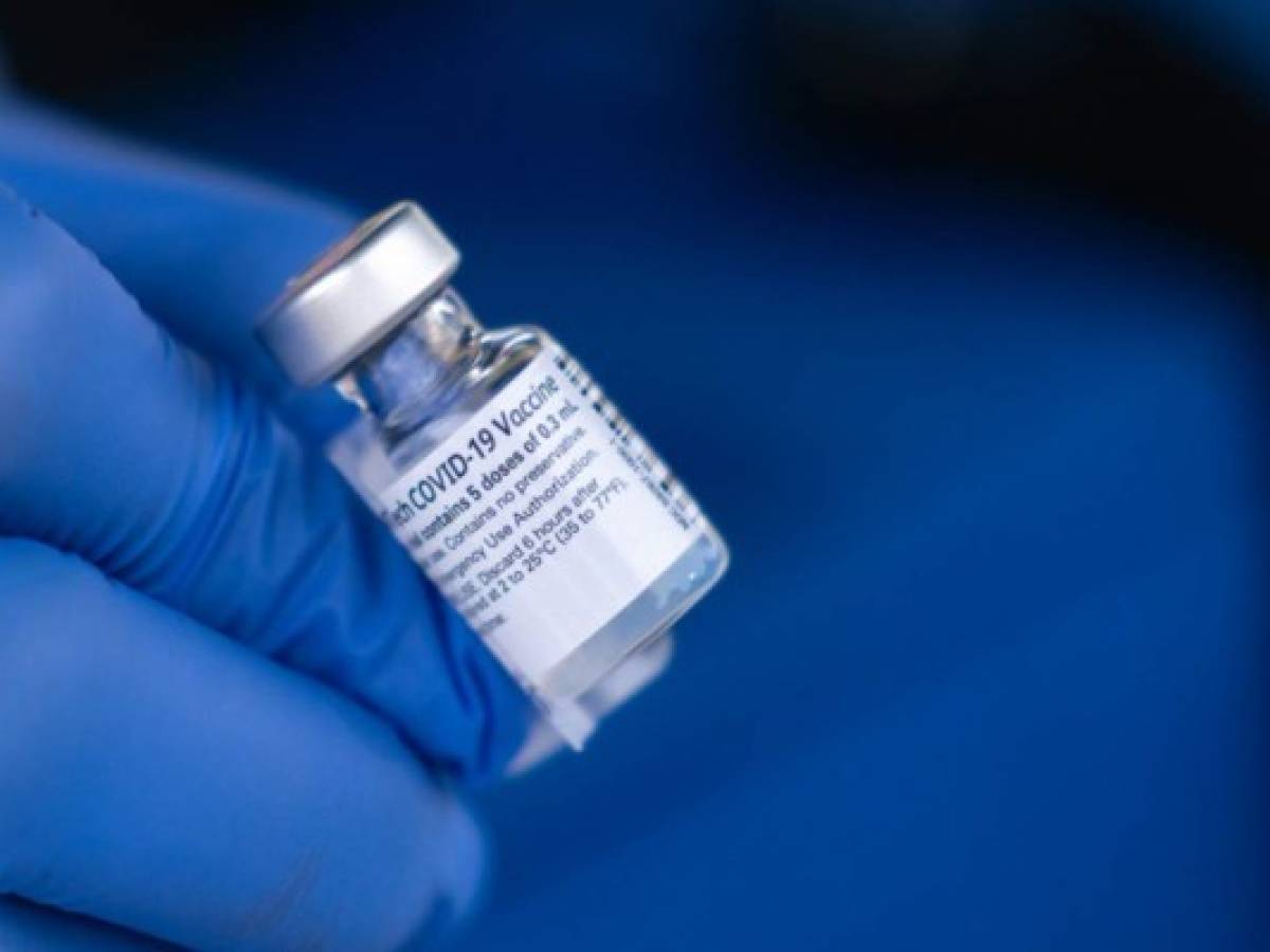 BioNTech puede suministrar en seis semanas nueva vacuna adaptada a mutación del virus