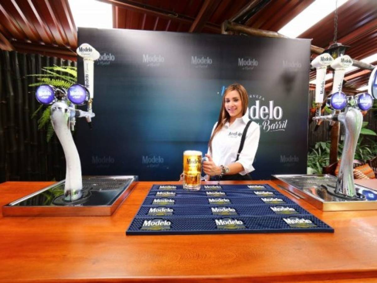 Nueva cerveza Modelo de barril en Guatemala