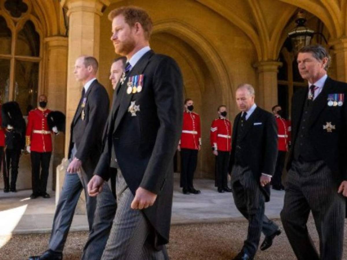 Reina Isabel II y su familia dan el ‘último adiós’ al príncipe Felipe