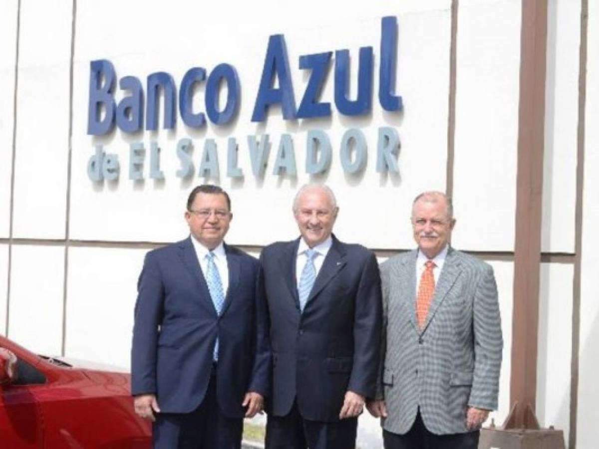 Banco Azul inició operaciones en El Salvador