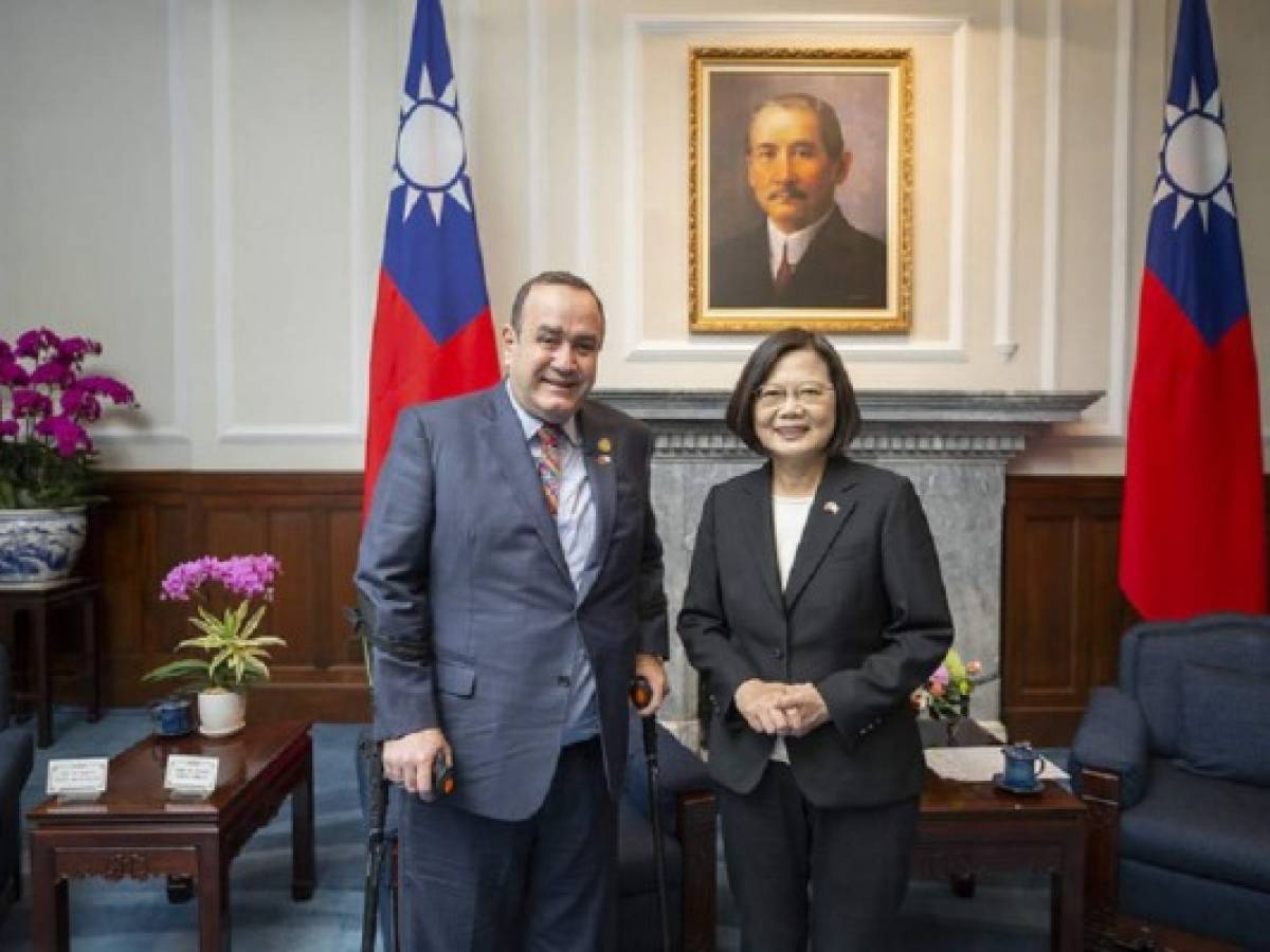 Guatemala contrata firma de lobby en EEUU por US$900.000 que pagará el gobierno de China Taiwán