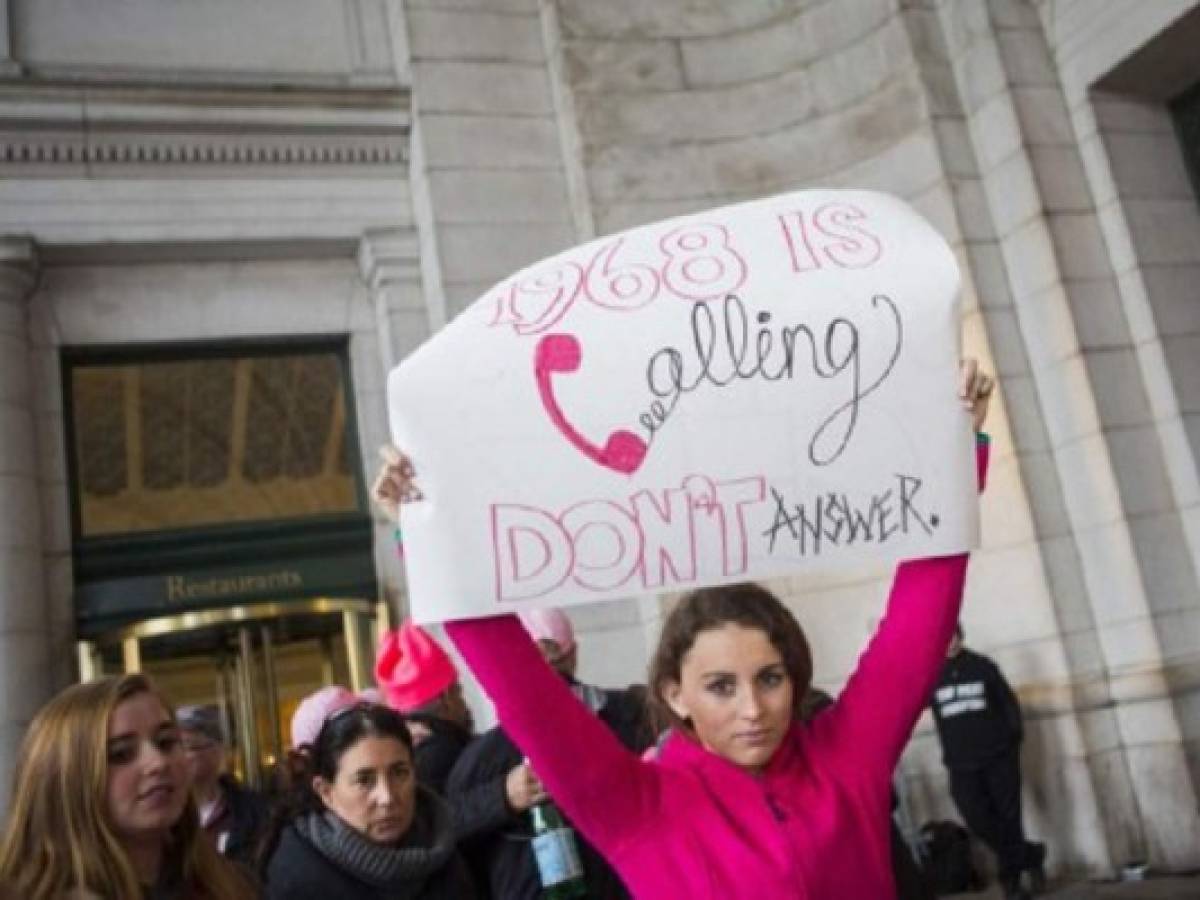 Masiva protesta contra Trump en su primer día en la Casa Blanca