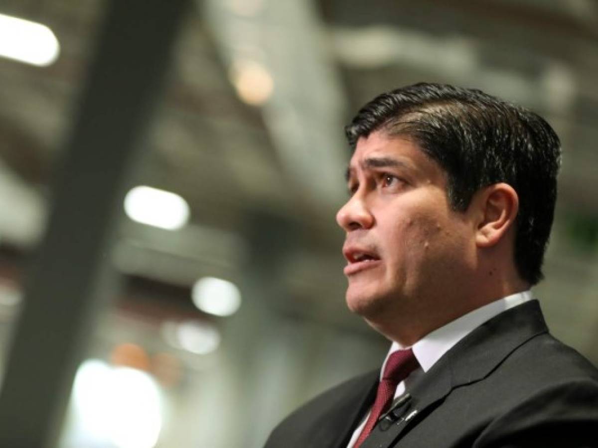 Costa Rica: Denuncian a Carlos Alvarado por prevaricato y violación de datos personales