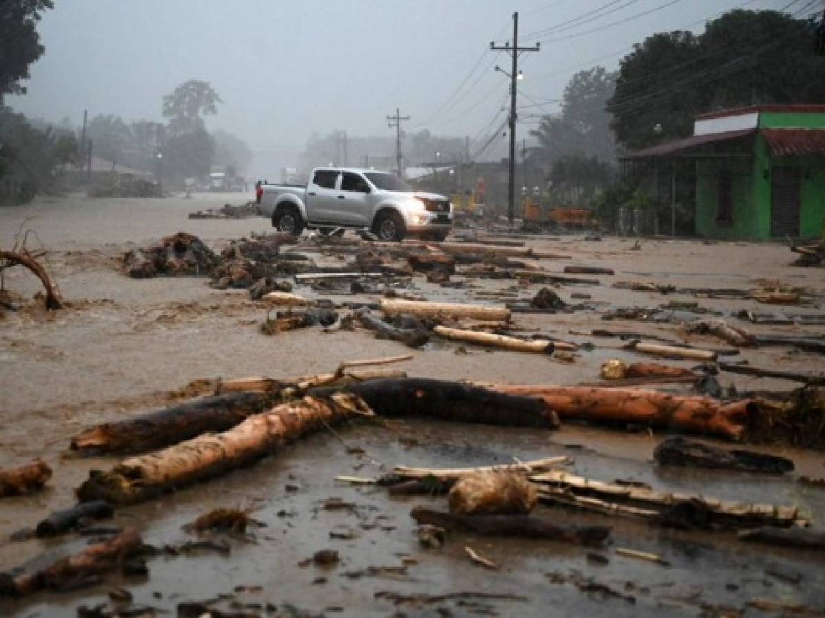 Eta avanza por Nicaragua , donde deja tres muertos