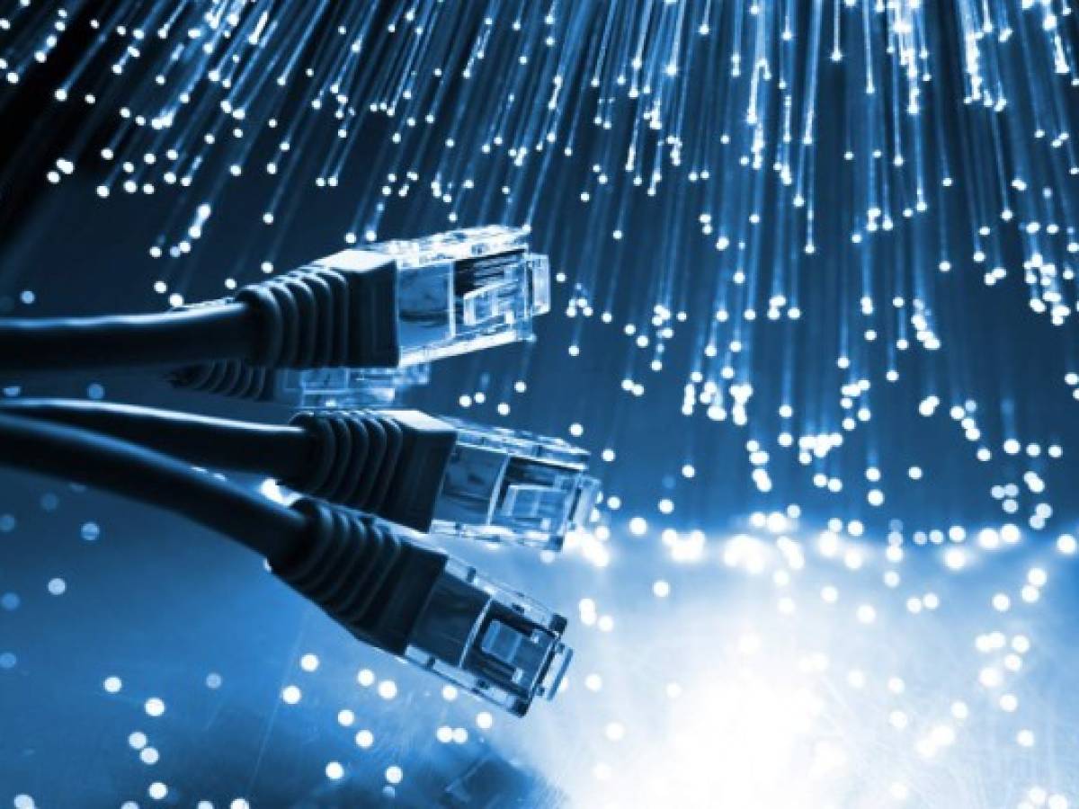 Lanzan en El Salvador red para facilitar conectividad en Mesoamérica