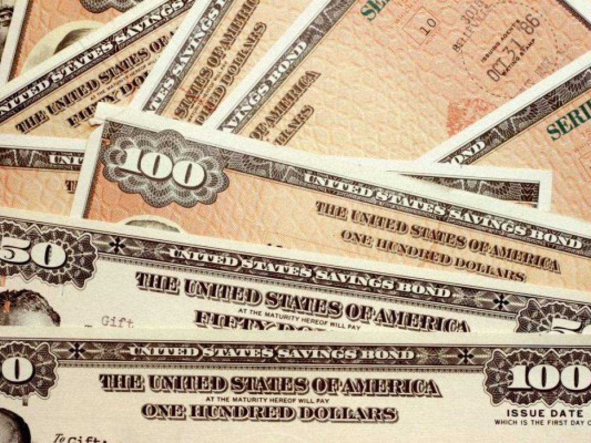 Rendimientos del Tesoro de EEUU a 30 años caen más de 10 puntos
