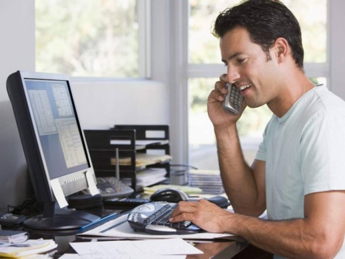 Empresarios ticos llaman a aplicar teletrabajo ante fuertes lluvias