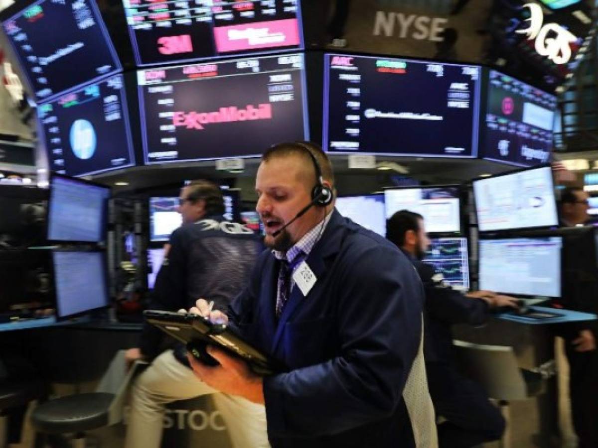 Desplome en Wall Street: Dow Jones pierde más de 800 puntos