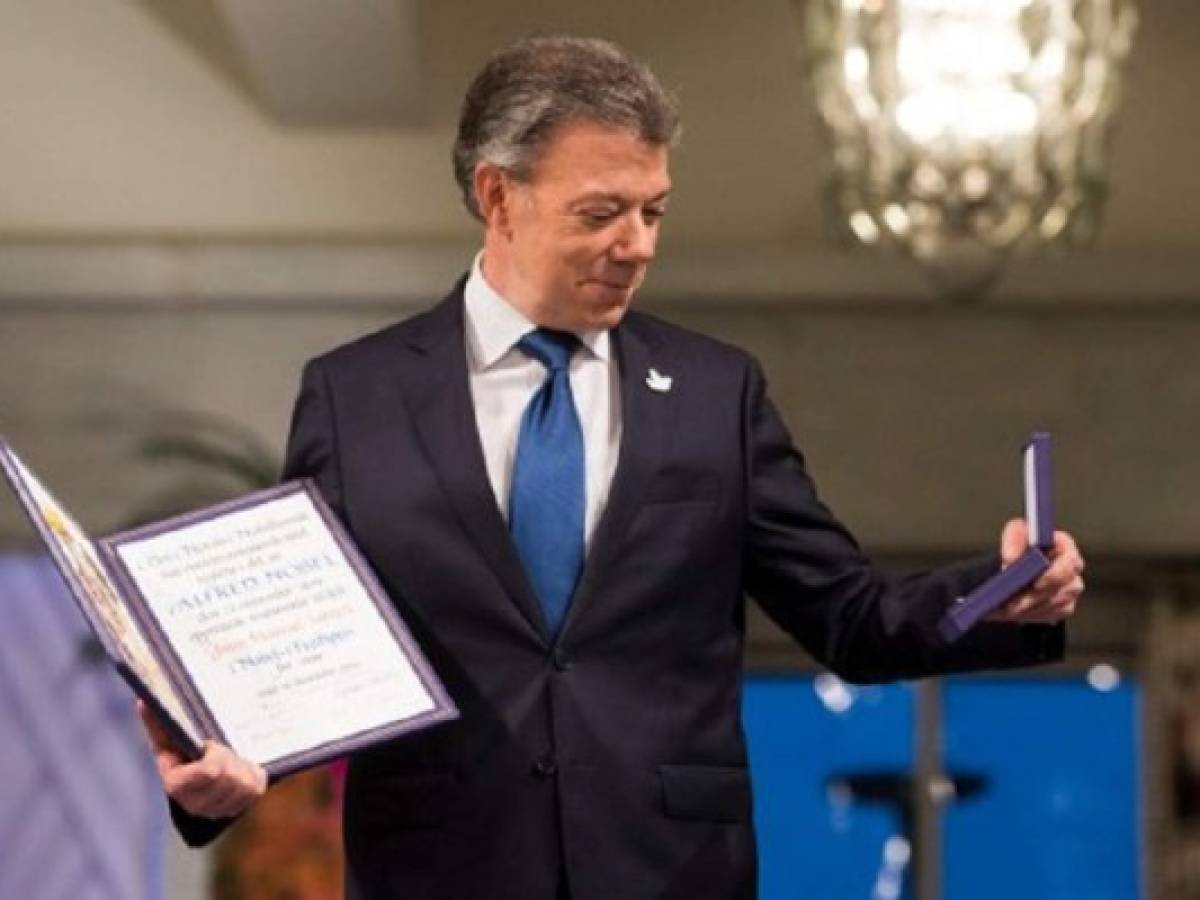 'El sol de la paz brilla en Colombia': Santos recibe el Premio Nobel