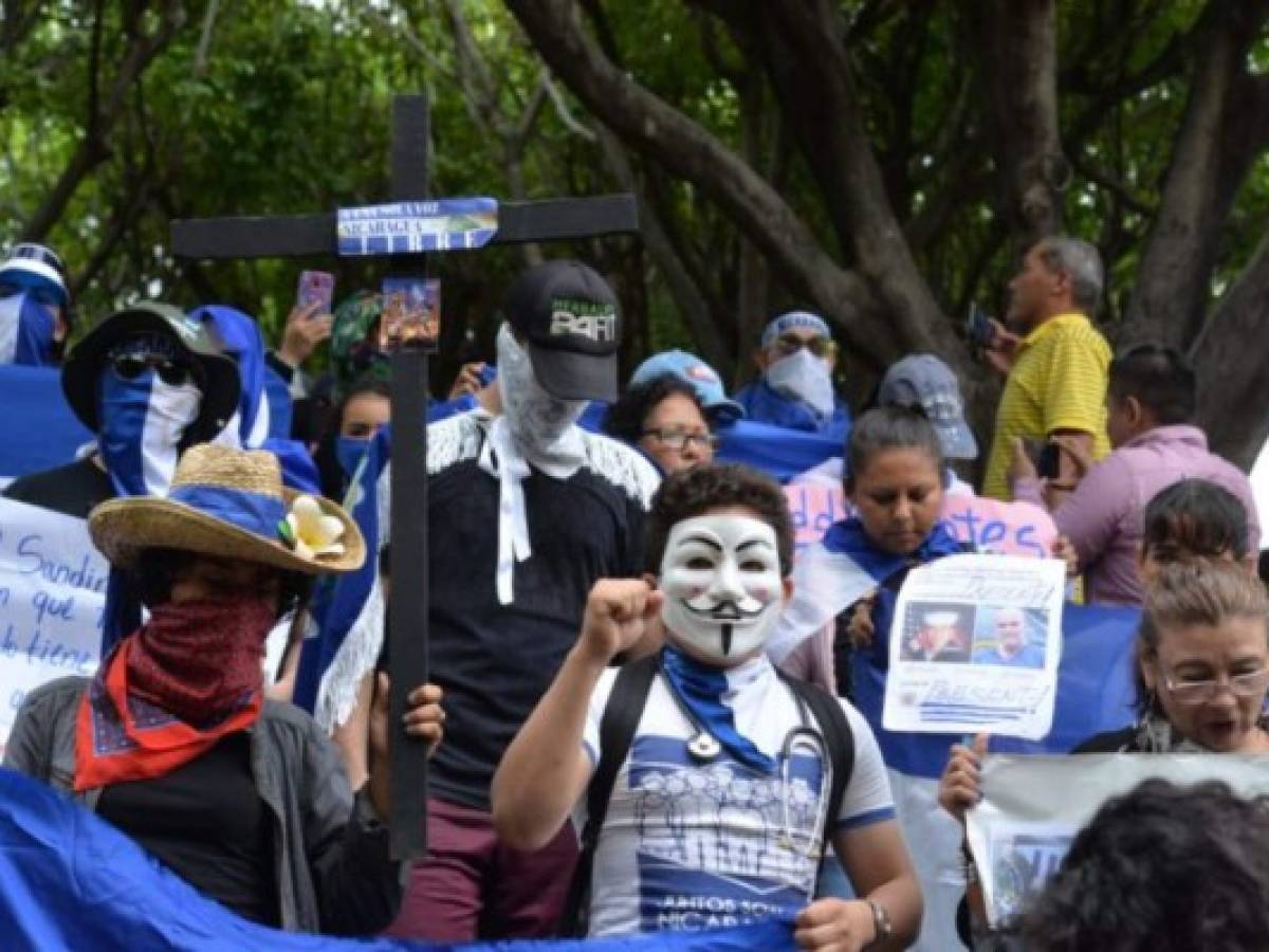 Opositores nicaragüenses protestan en Managua pese a una prohibición policial