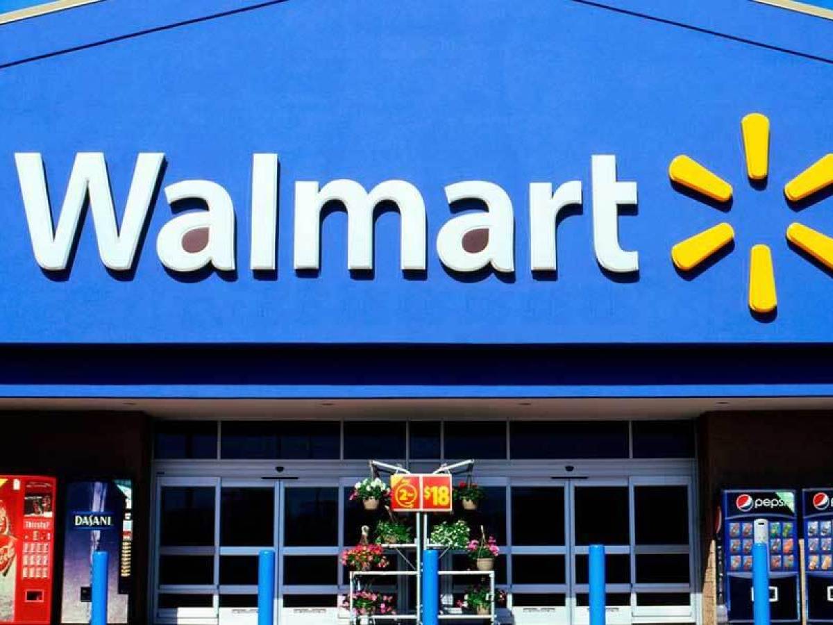 Walmart tranquiliza a los mercados al revisar al alza previsiones de ganancias