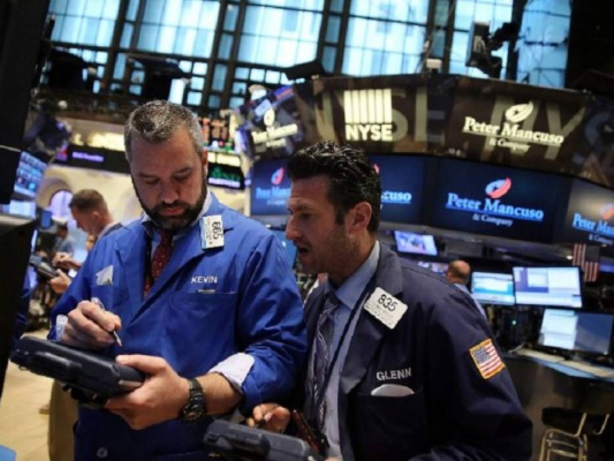Se reinician intercambios en bolsa de Nueva York, descartaron ciberataque