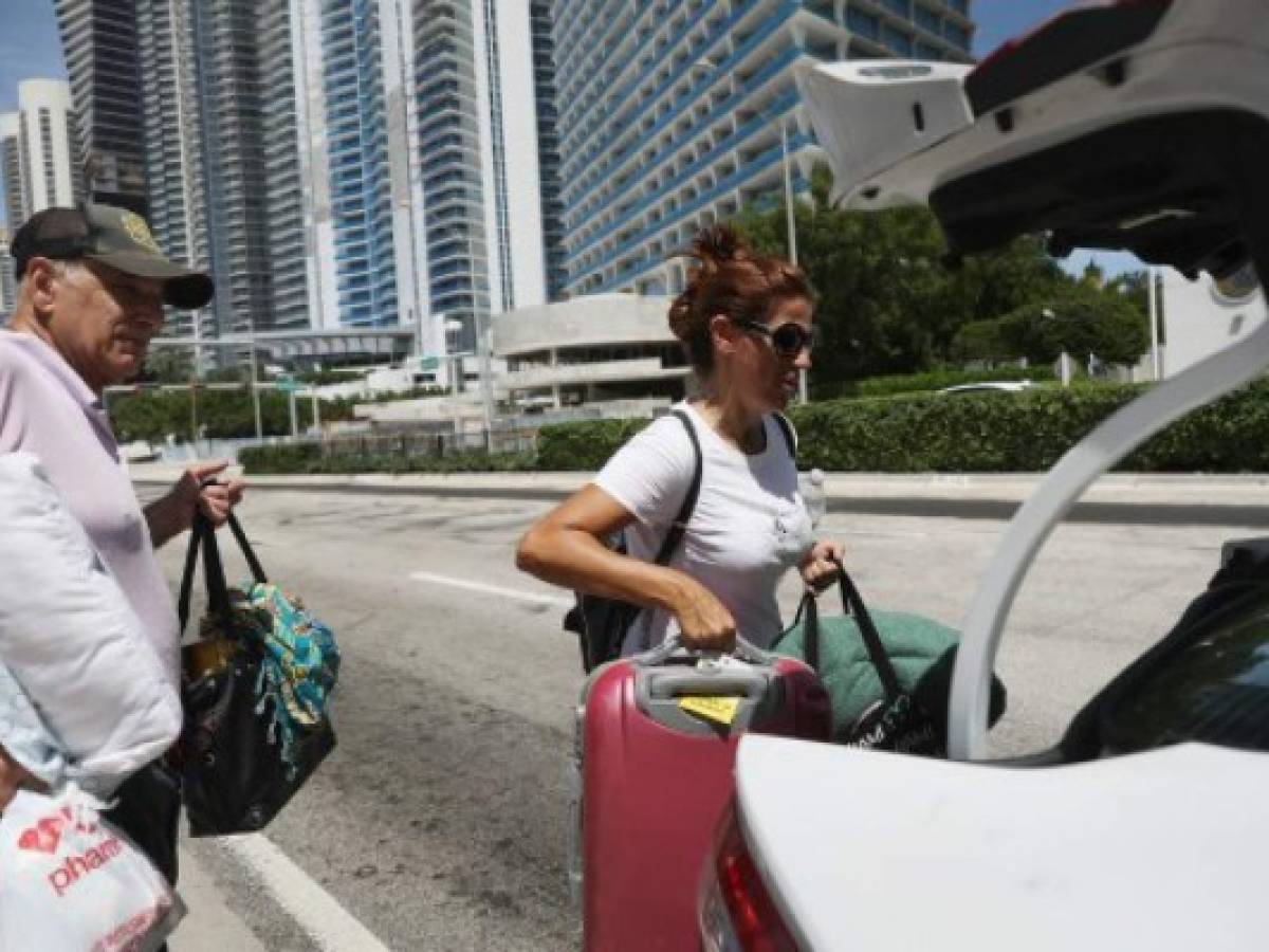Masivo éxodo en el Sur de la Florida para huir del huracán Irma