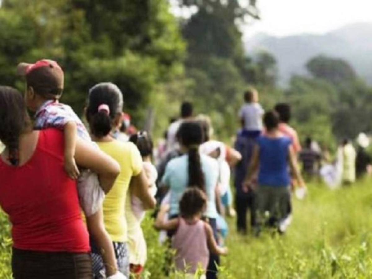 Ola de violencia extrema expulsa a más salvadoreños fuera del país