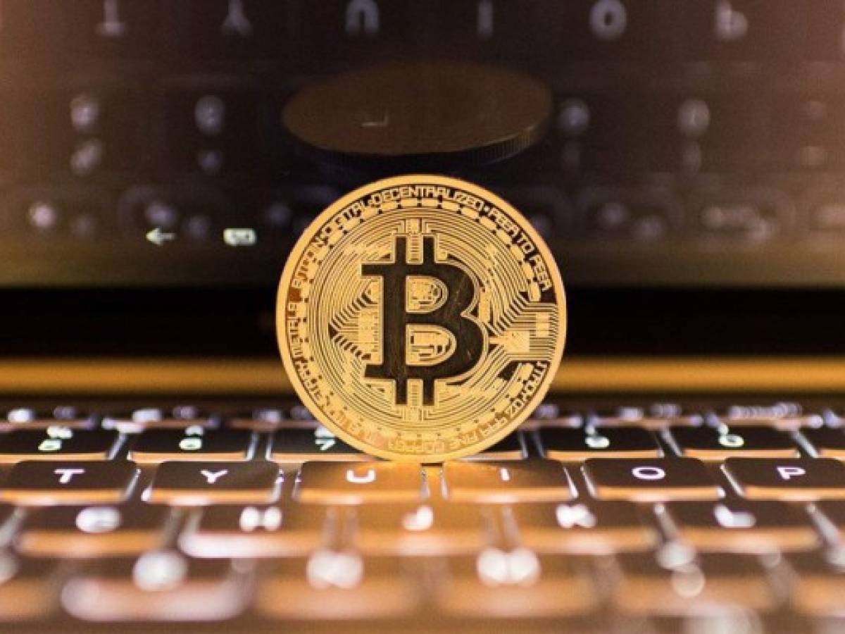 El bitcoin llegó a más de US$11.000 y se teme una burbuja