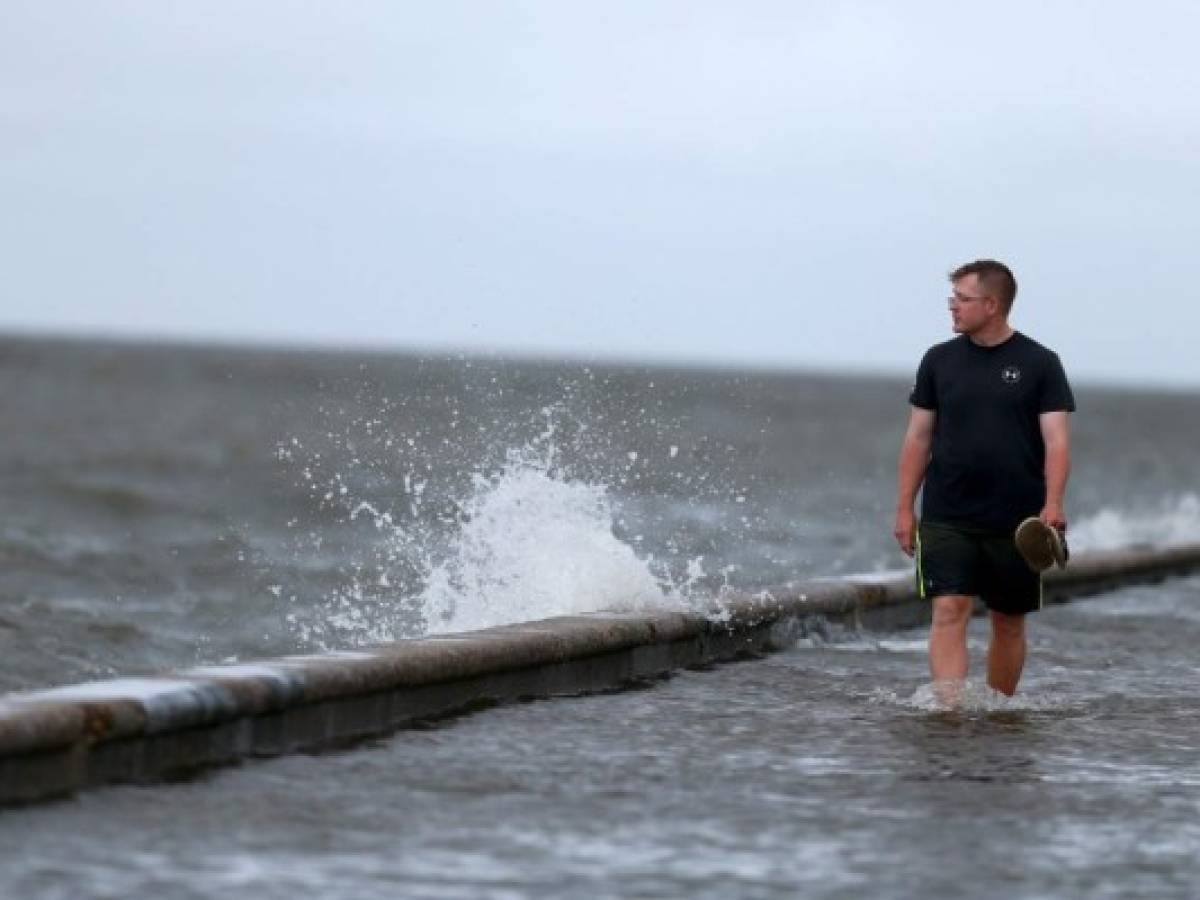 Cristóbal se debilita a depresión tropical y deja fuertes lluvias en sureste de EE.UU.