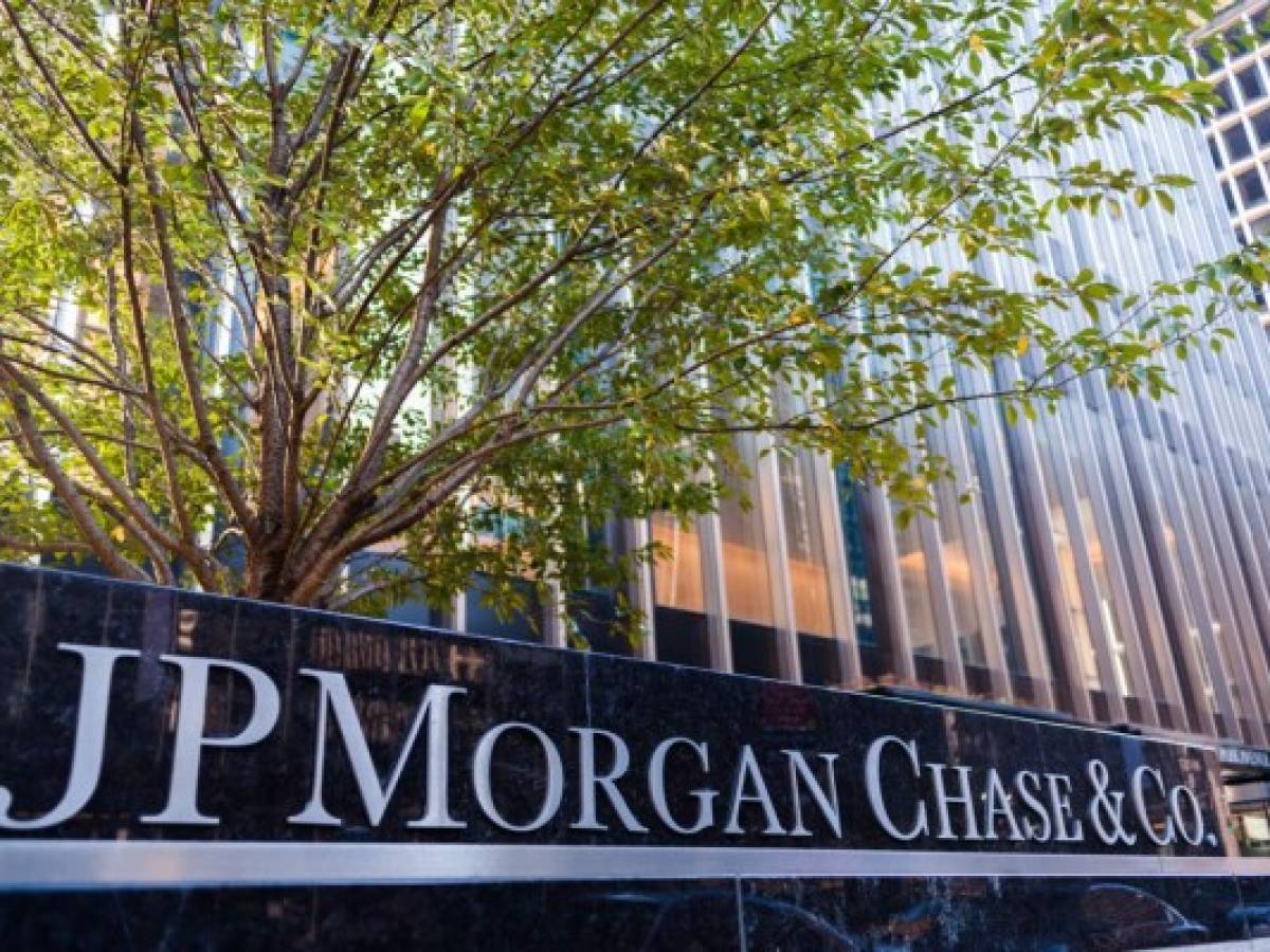JPMorgan deja banca privada en México; pasa clientes a BBVA
