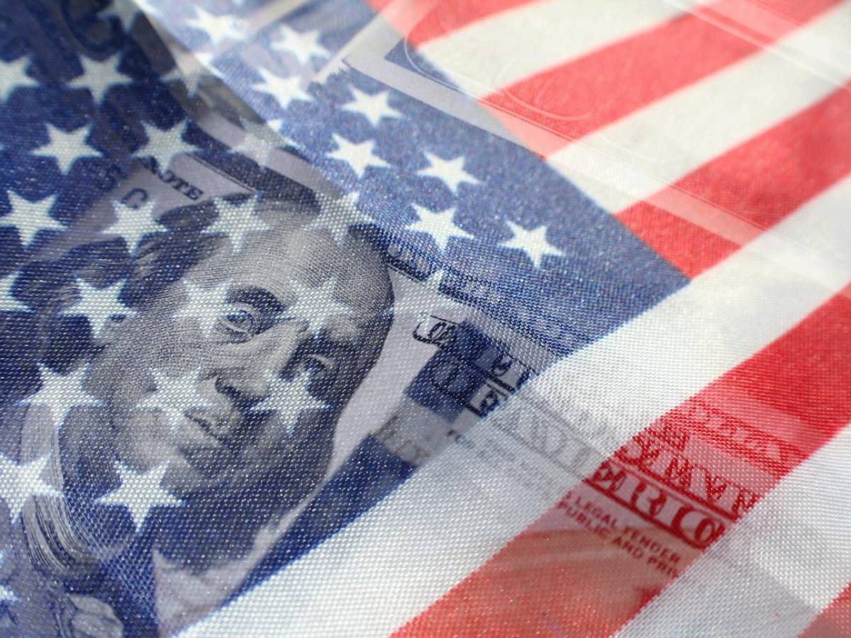 Fitch rebaja nota de la deuda de EEUU y secretaria del Tesoro califica de ‘arbitraria’ la decisión