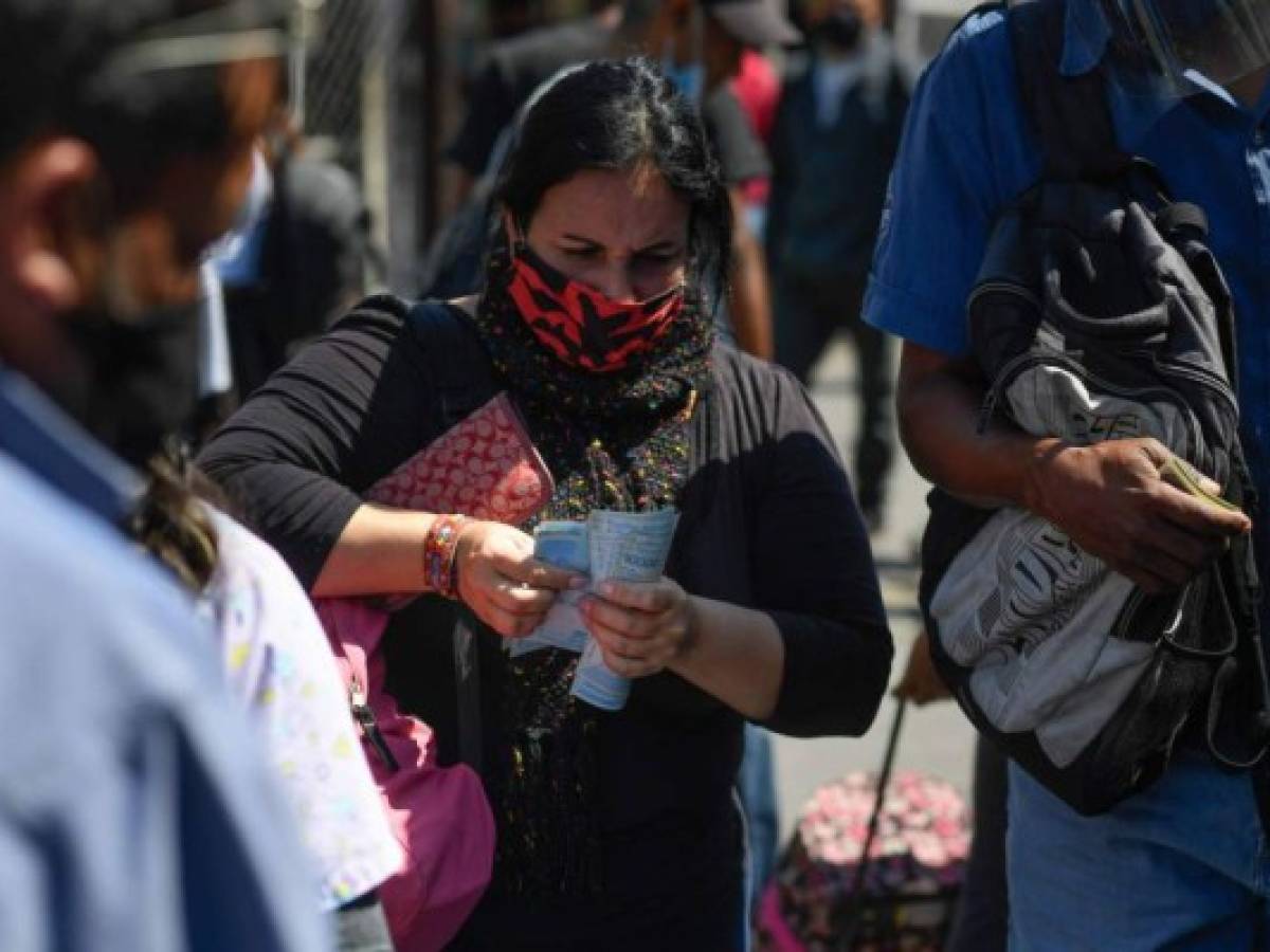 VIDEO: Crisis de cambio en Venezuela, cómo funcionan las 'casas de cambio' sobre ruedas