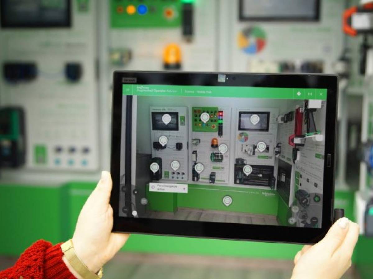 Schneider Electric presenta su primer hub móvil de América especializado en la industria 4.0