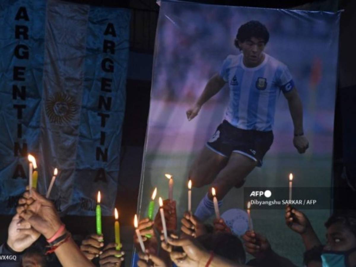Masivo velatorio en Argentina para despedir a Maradona