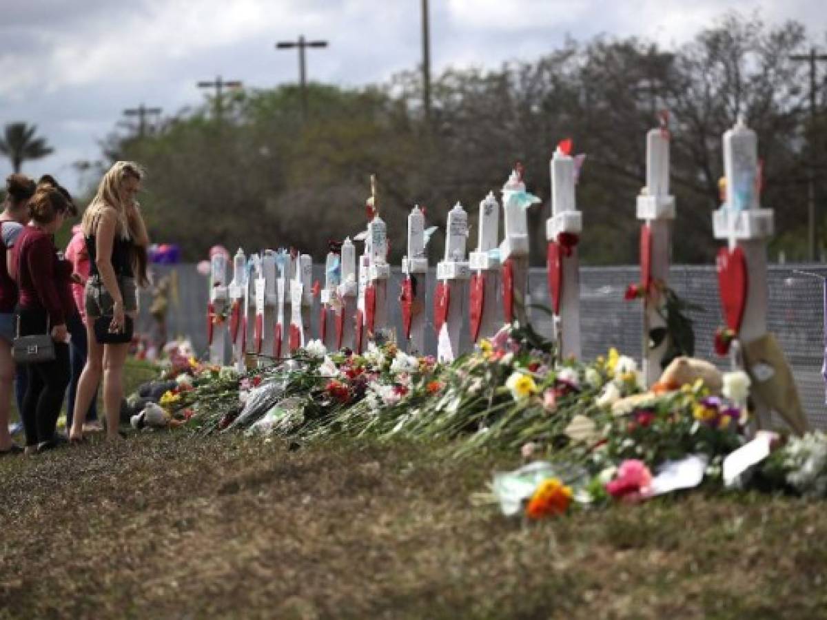 Trump apoya mejorar control de antecedentes para compra de armas