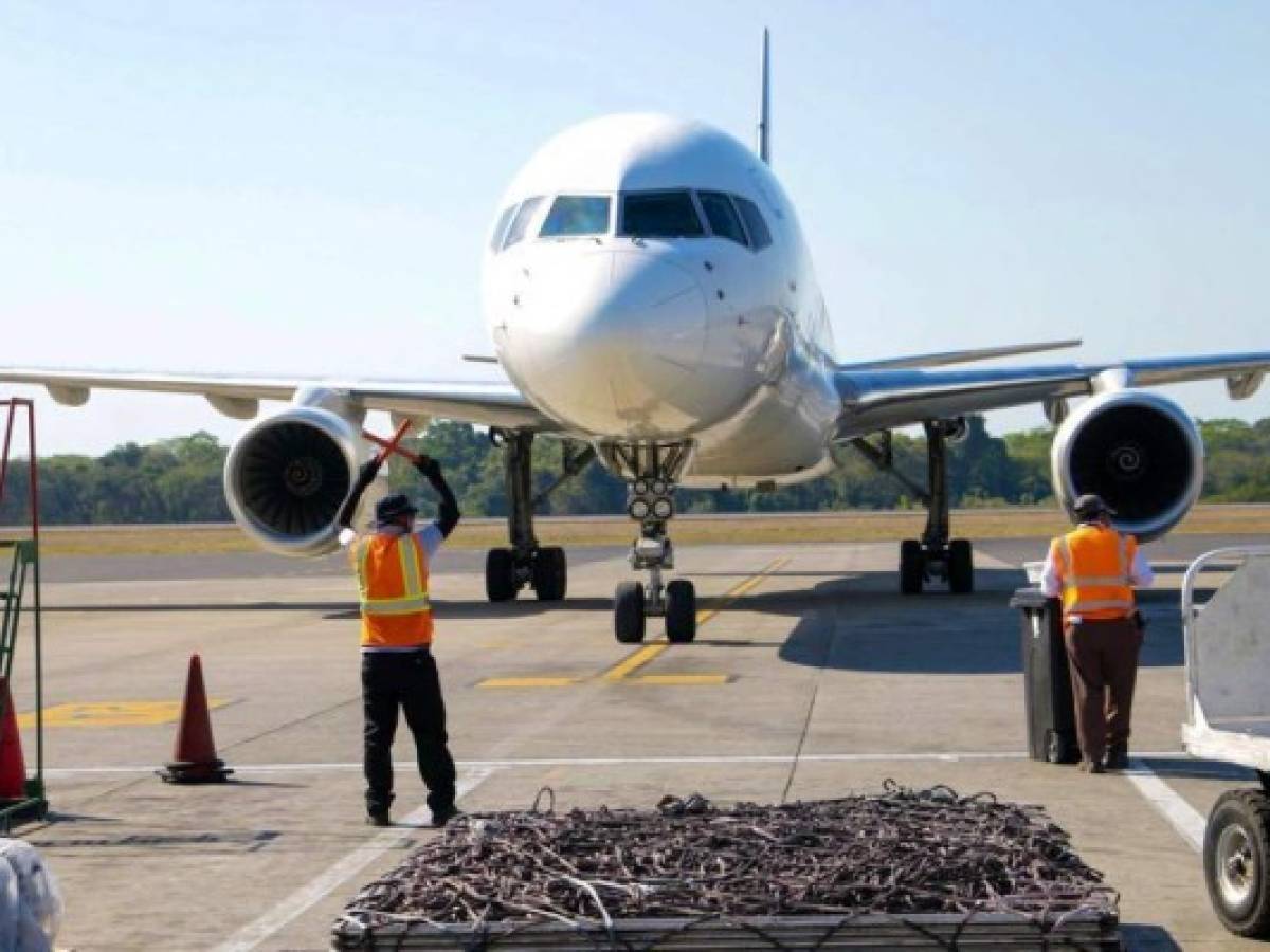 Aeropuerto de El Salvador continuará con el cierre temporal hasta el 19 de abril