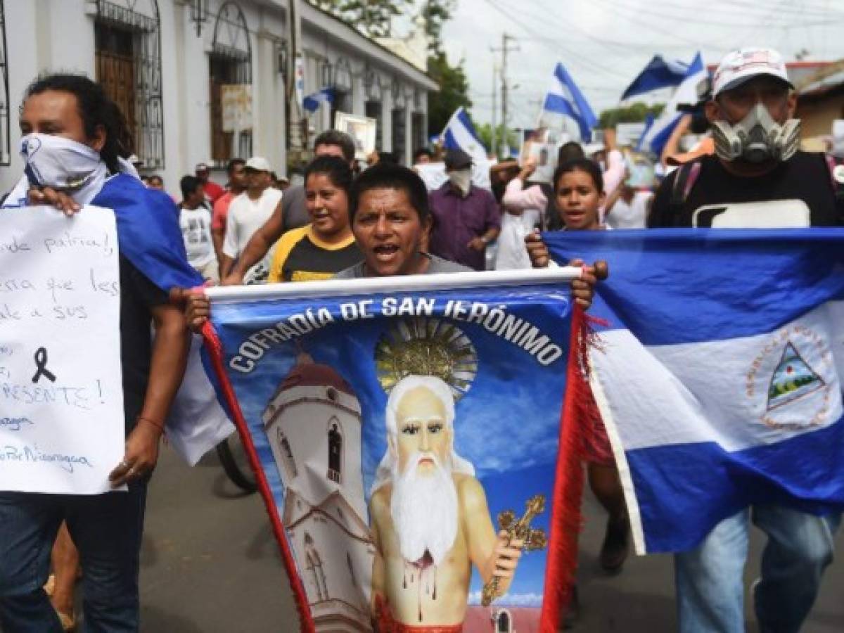 Nicaragüenses desafían el miedo y marchan contra Ortega