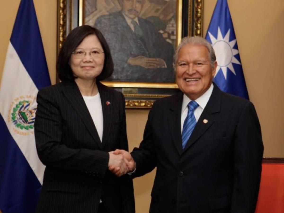 El Salvador rompe relaciones diplomáticas con Taiwán y las creará con China