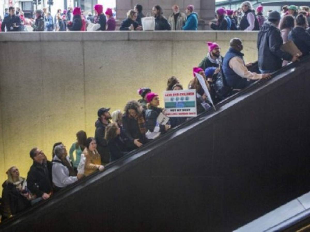 Masiva protesta contra Trump en su primer día en la Casa Blanca