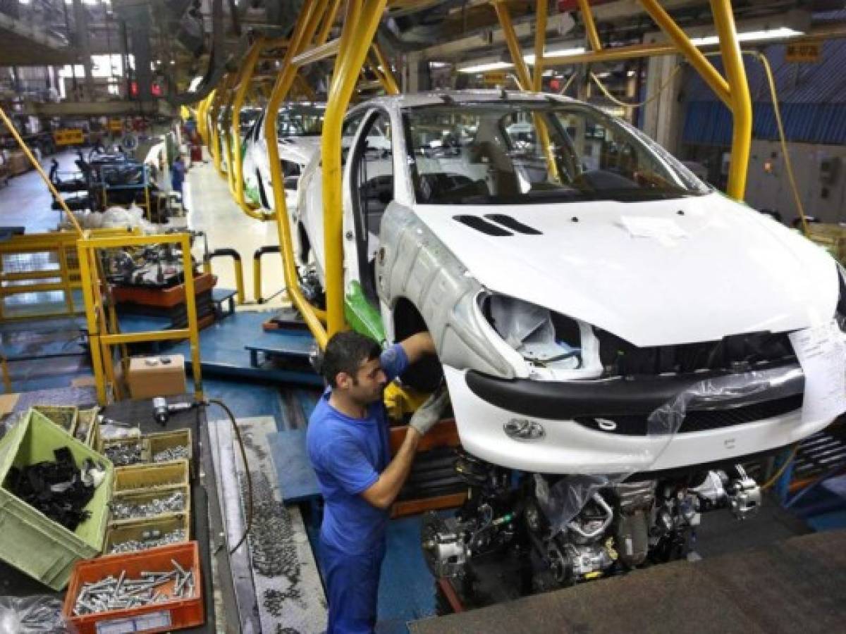 La producción mundial de automóviles cayó 16% en 2020