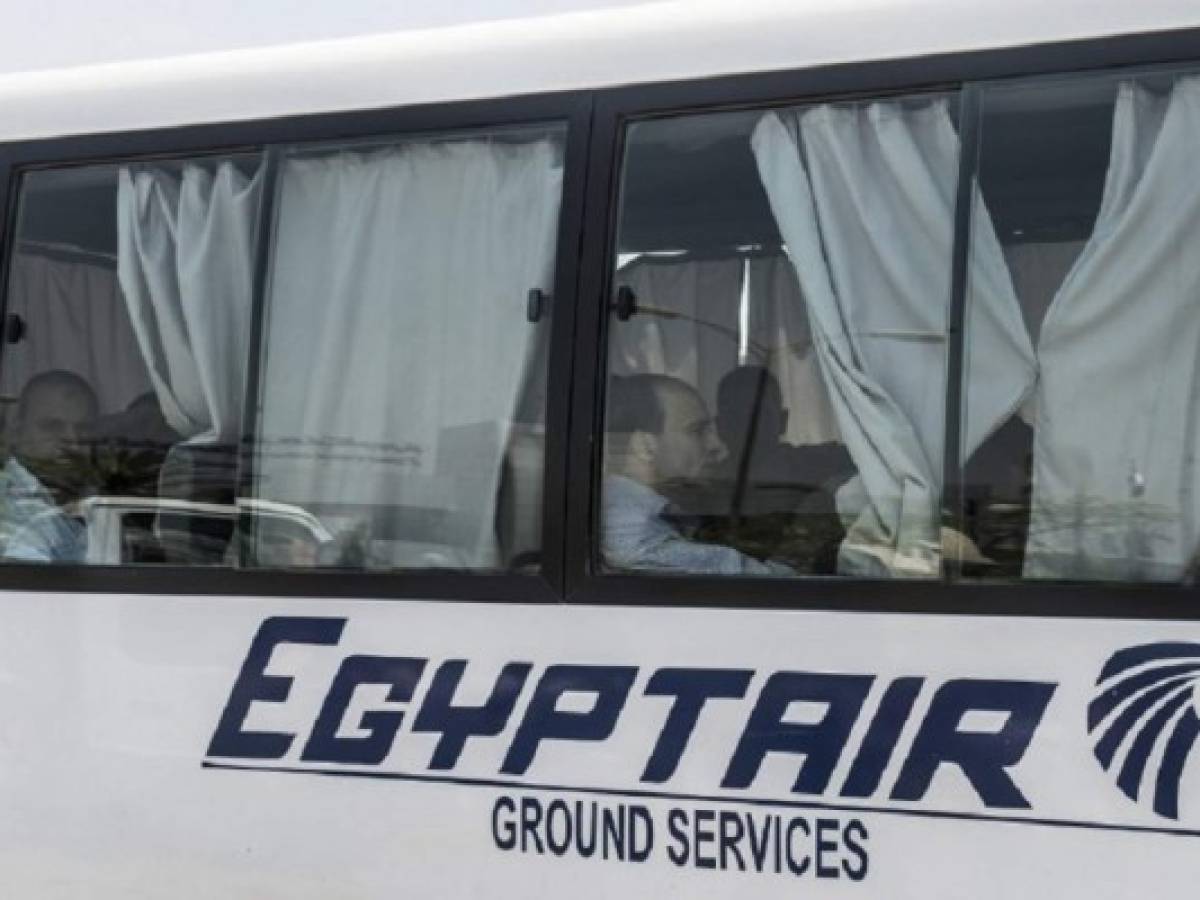 Un avión de EgyptAir se estrella con 66 personas a bordo