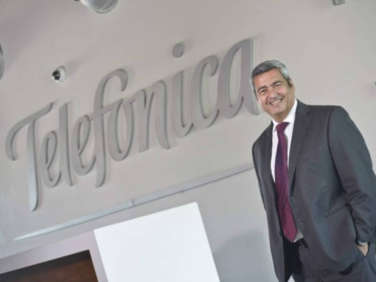 Relevo al frente de Telefónica Costa Rica
