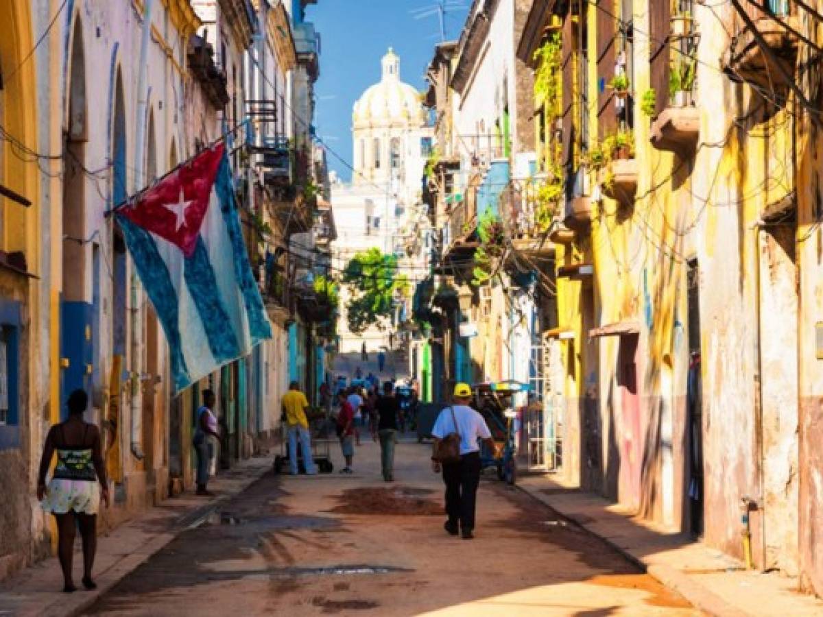 Estados Unidos adjudica rutas a La Habana a 8 aerolíneas