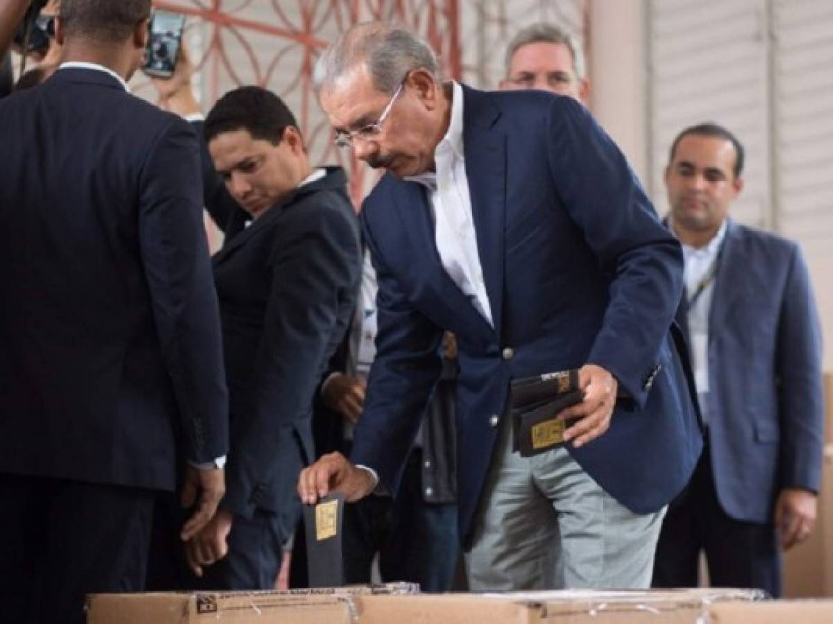 Danilo Medina, a un paso de la reelección en República Dominicana