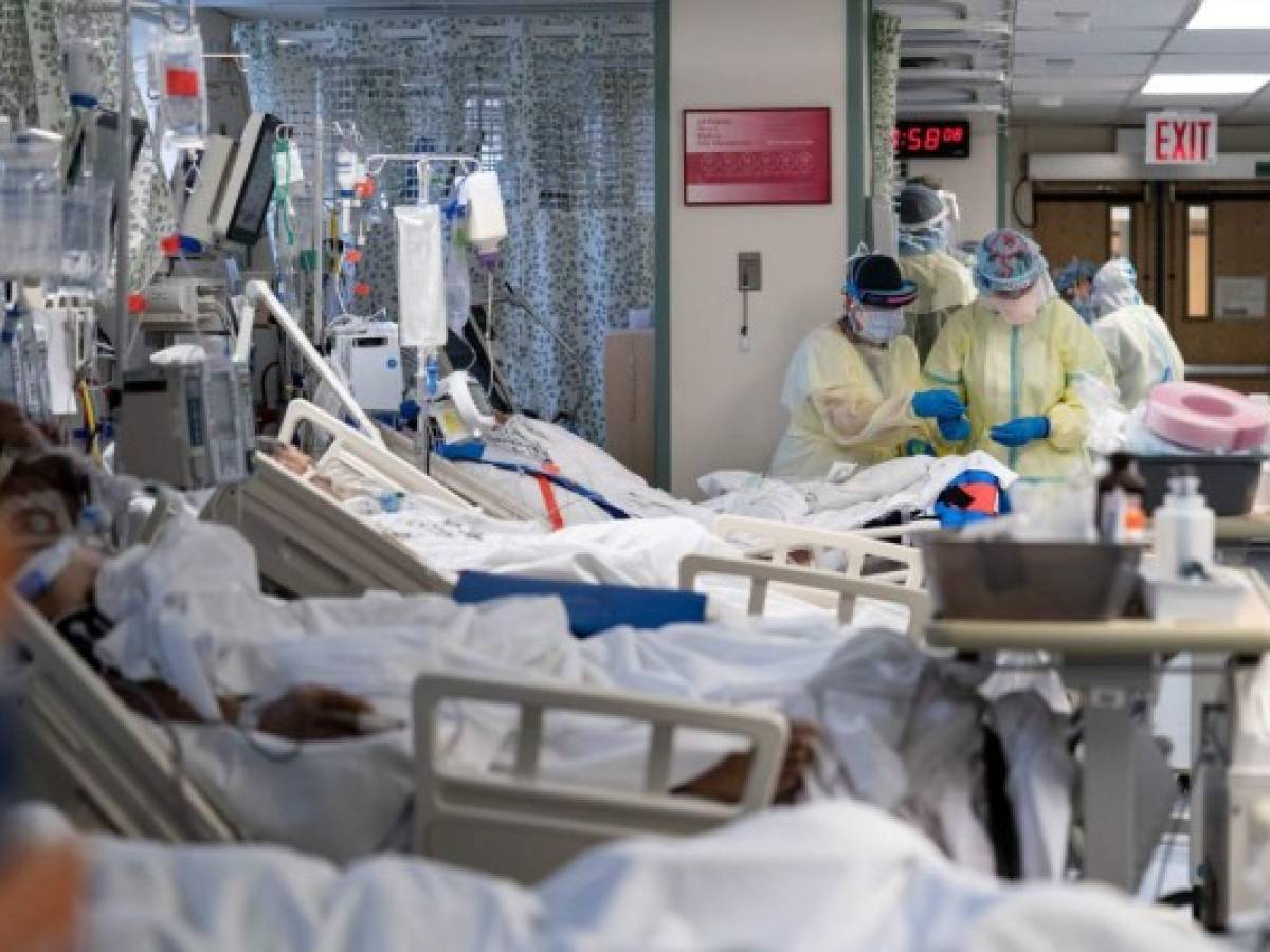 Hospitales desbordados en Florida cuando arranca la vacunación de mayores de 65 años