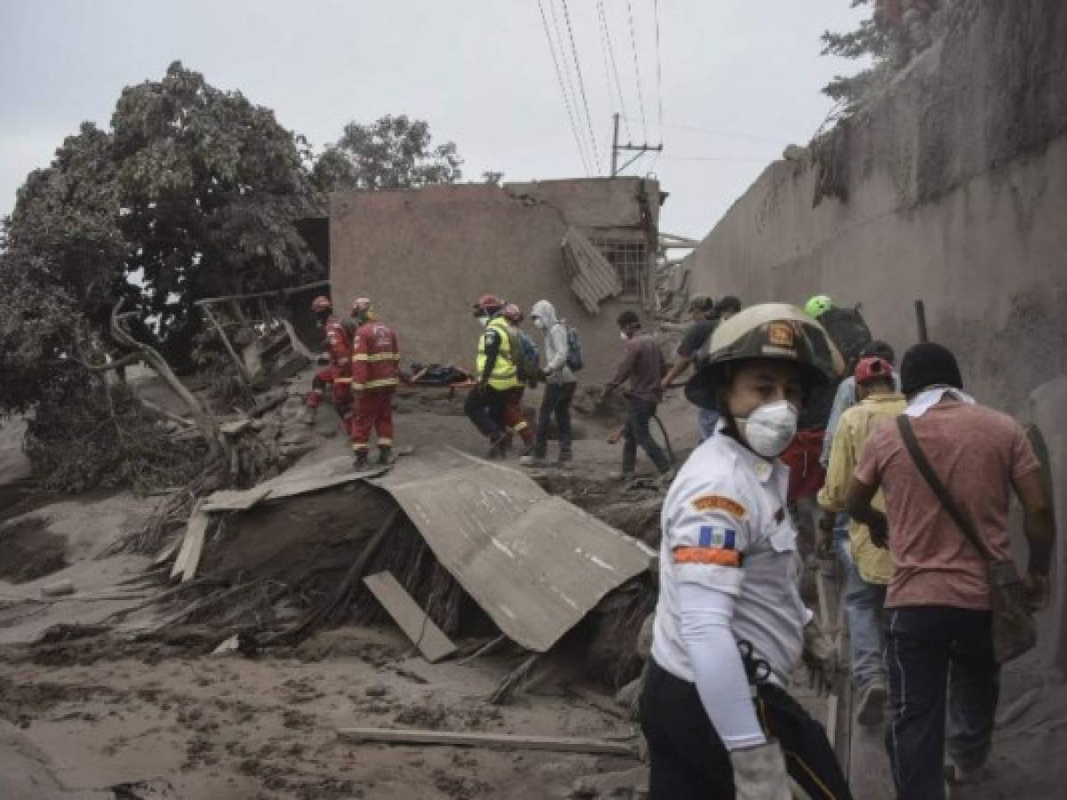 Guatemala: Más de 2.800 héroes trabajan en labores de salvamento