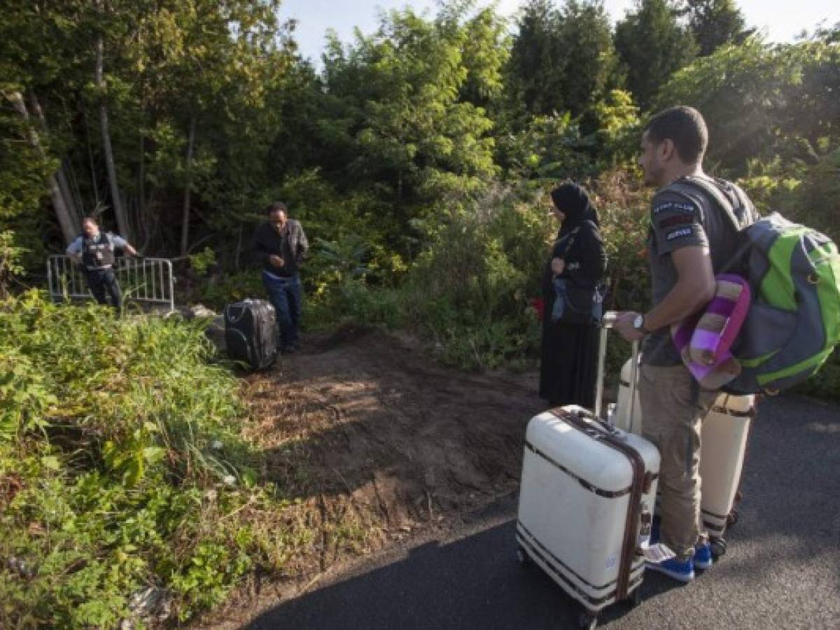 Canadá planea aumentar las expulsiones de inmigrantes ilegales