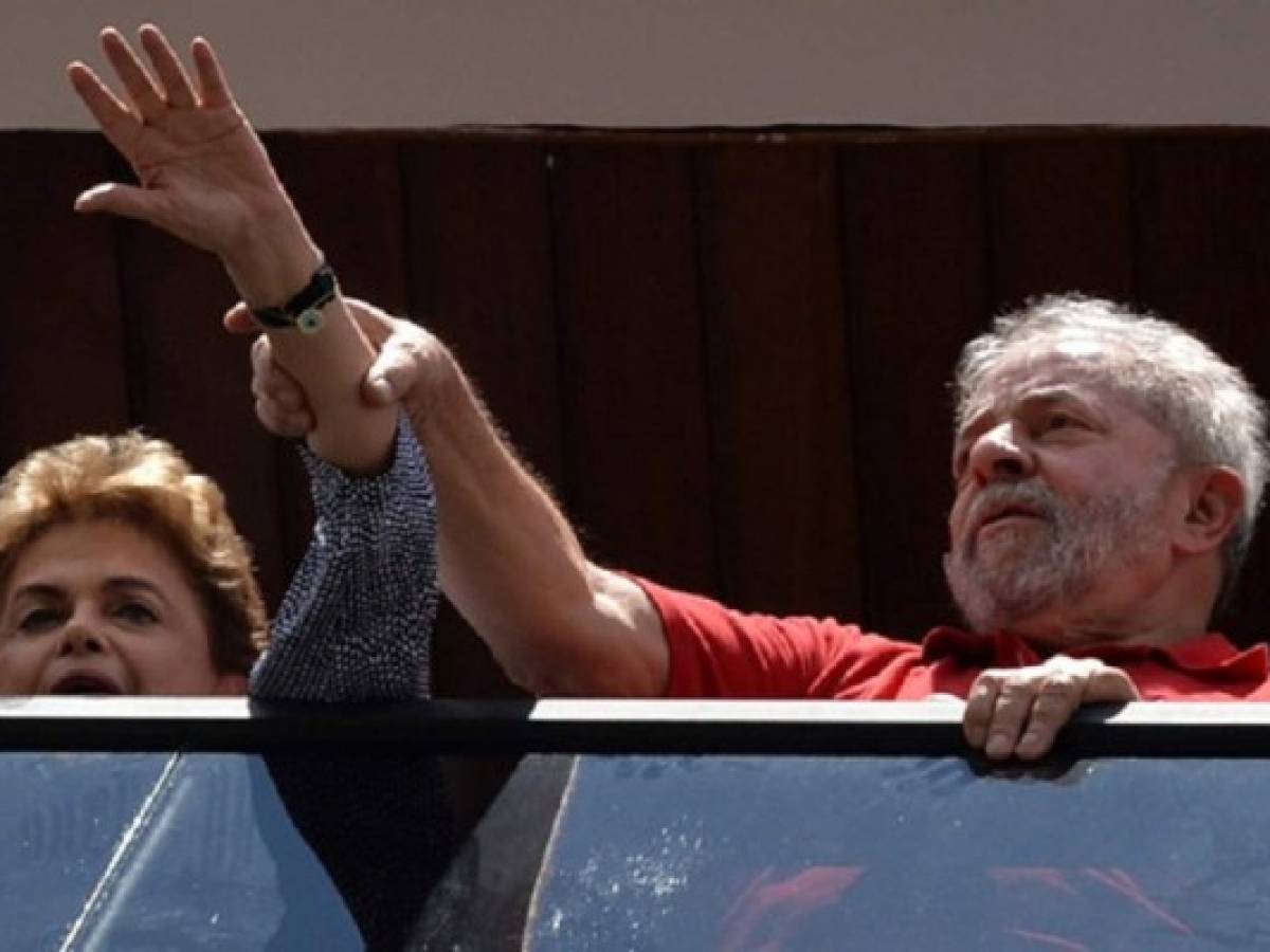 Lula entra como ministro en el gobierno de Dilma Roussef