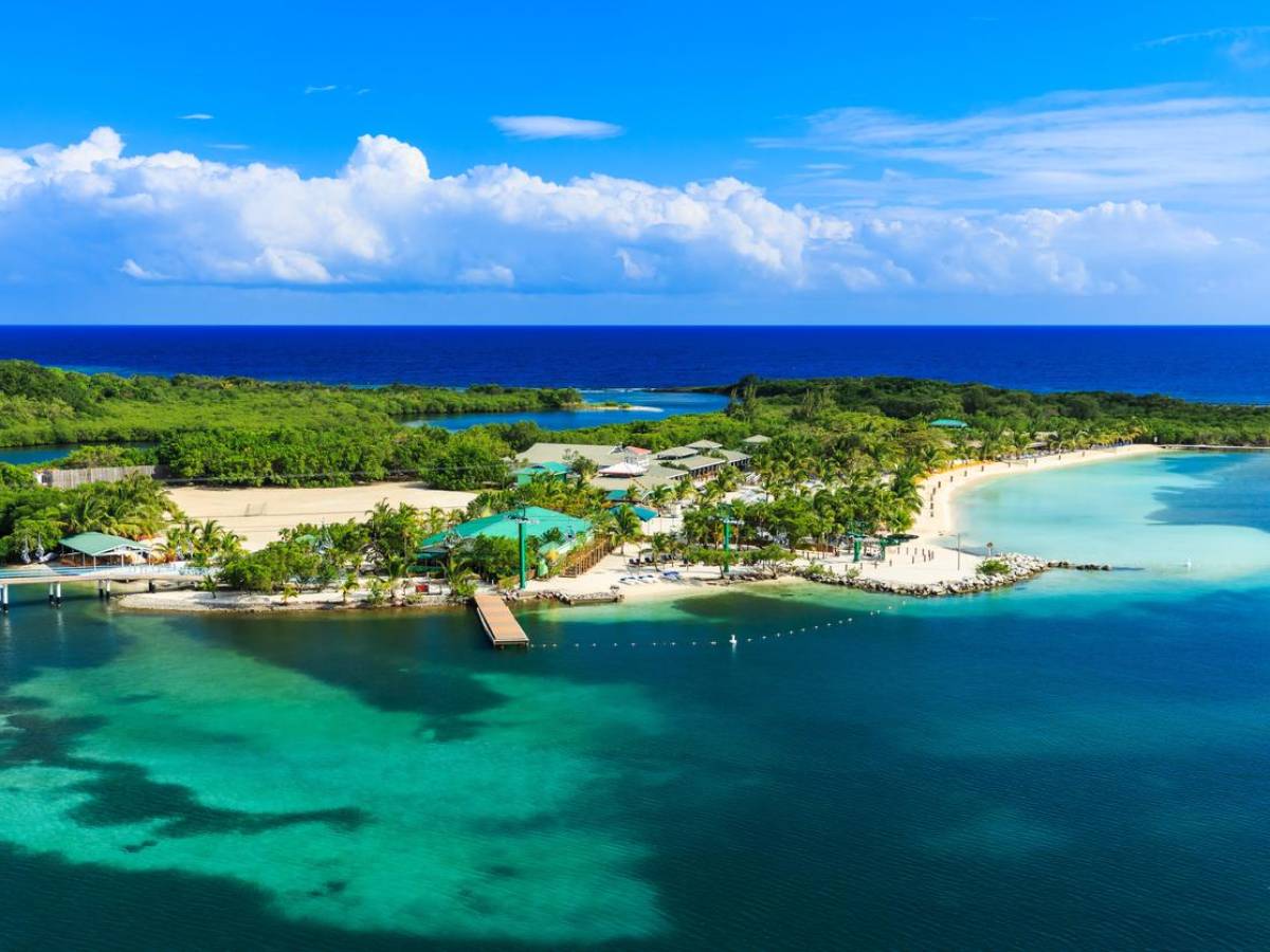 Roatán es uno de ‘Los mejores lugares del mundo para 2023’ de revista TIME