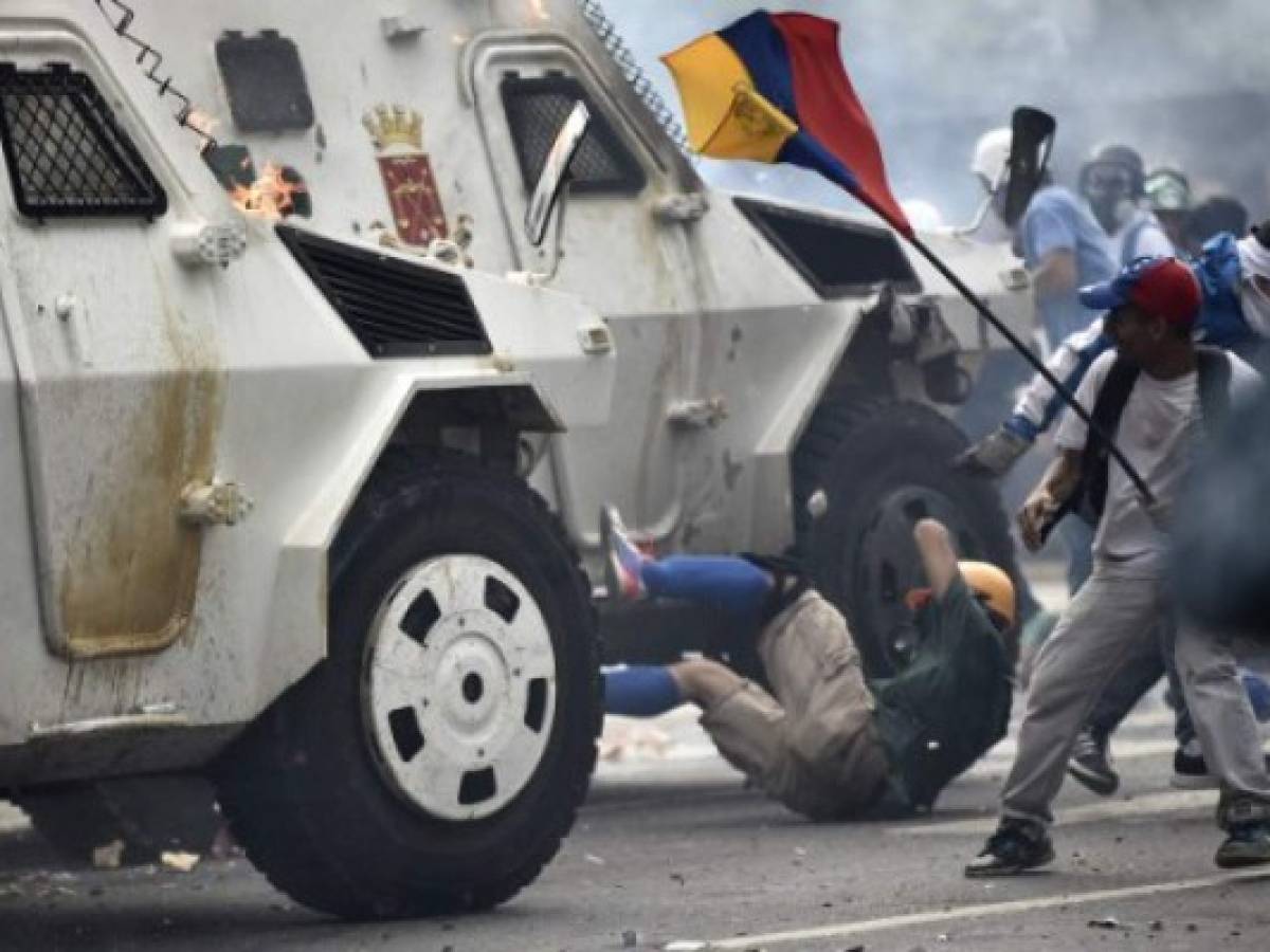 Venezuela importa blindados de combate en medio de crisis de alimentos