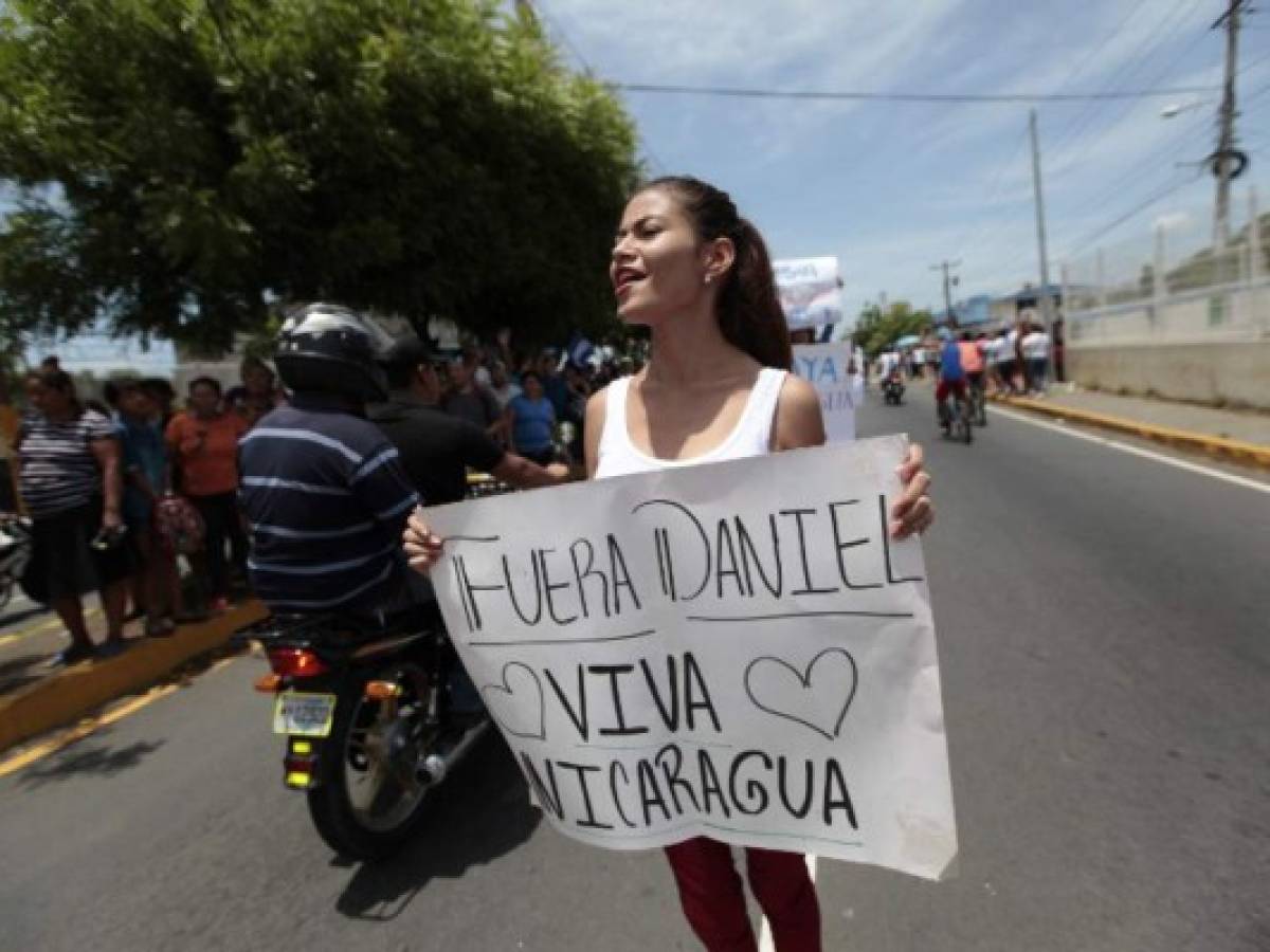 Nicaragua vive una ola de protestas contra el gobierno de Daniel Ortega, lideradas por el movimiento estudiantil que ha sido duramente reprimido por el oficialismo. / AFP PHOTO / DIANA ULLOA