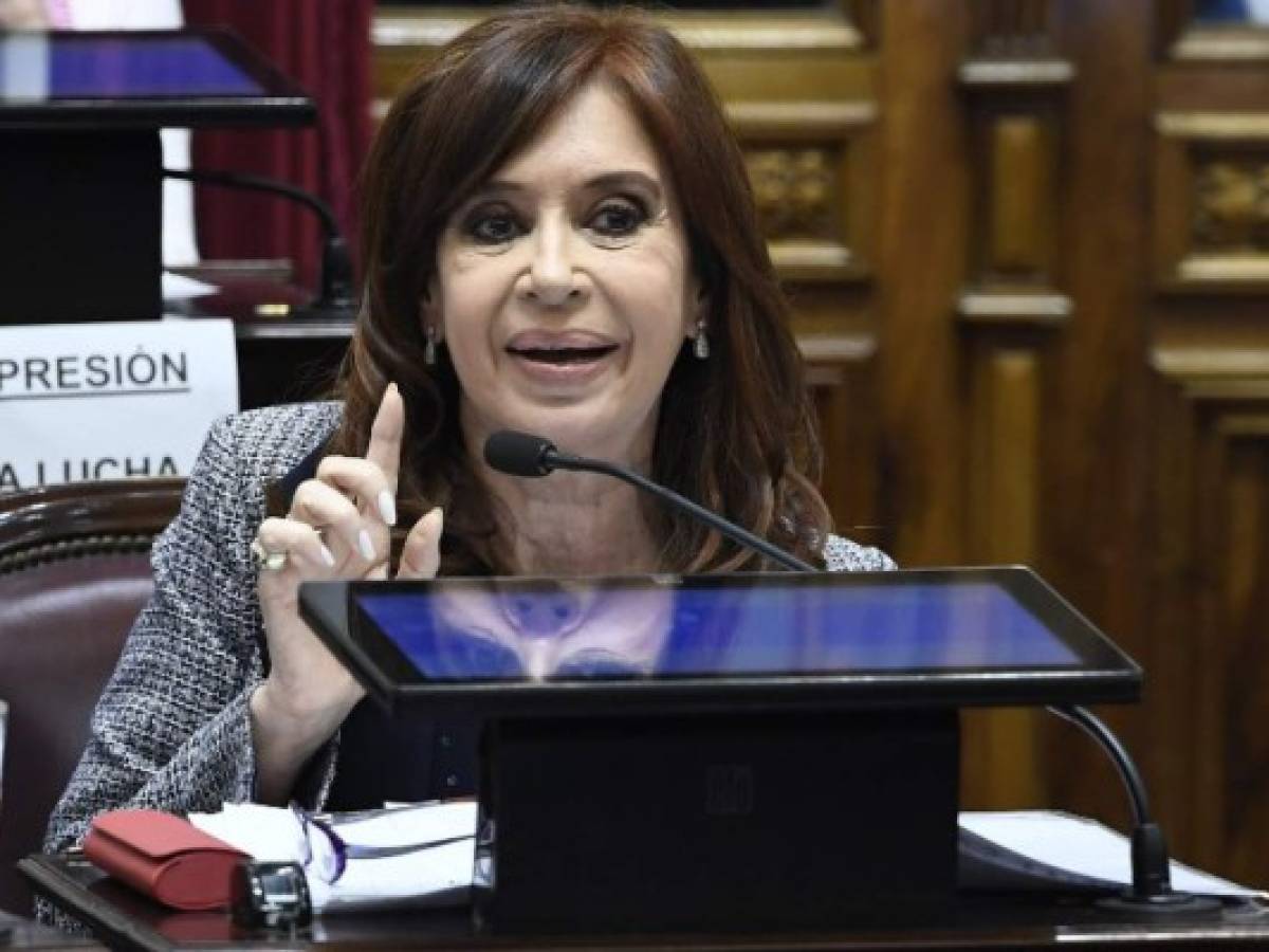 Expresidenta Kirchner a juicio por 'cuadernos de la corrupción' en Argentina
