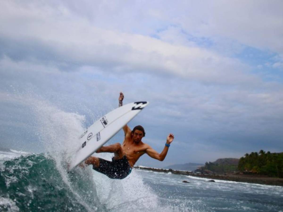 Puro Surf, el gran tesoro de playa El Zonte en El Salvador