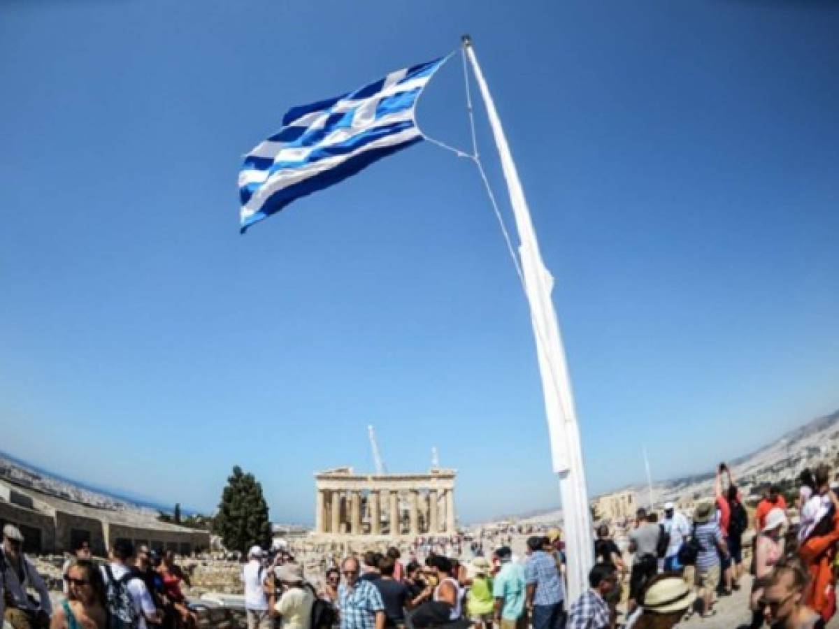 ¿Cuánto debe Grecia y a quién?