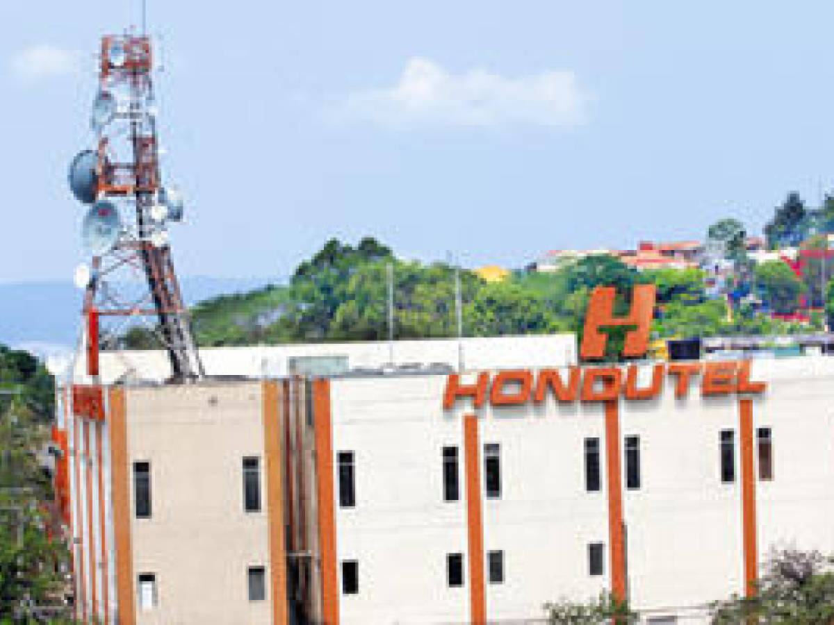 Hondutel venderá el 49% de sus acciones y dejará ir a 1,500