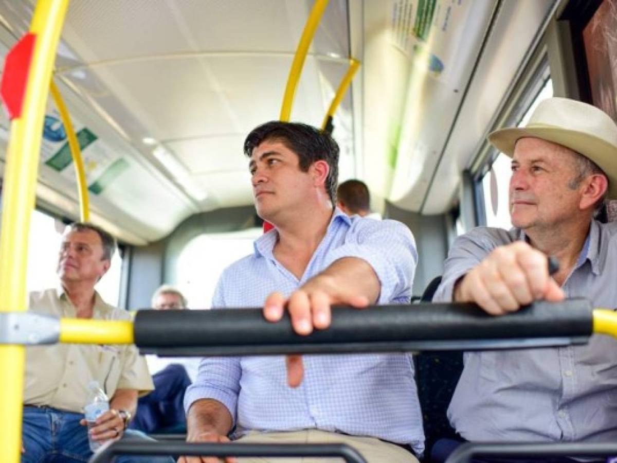 Carlos Alvarado asume la presidencia de Costa Rica con grandes desafíos